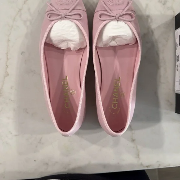 CHANEL Pink Flats with Bow Detail - Picture 4 of 8